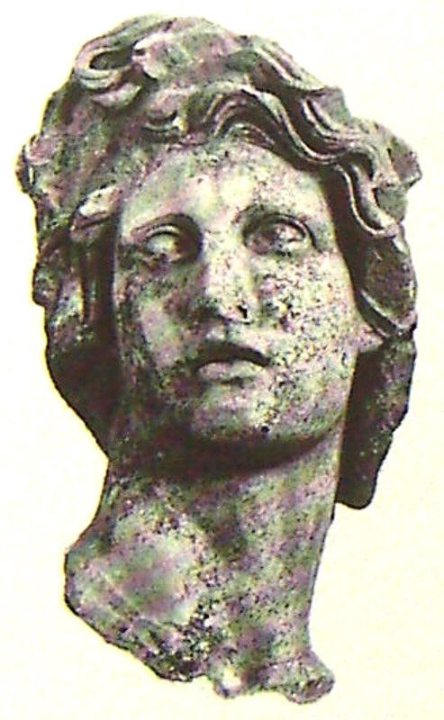 Голова Гелиоса. Мрамор. Сер. II в. до н.э. Родос. Археологический музей.