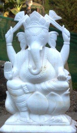 Индийский бог Ганиш с головой слона